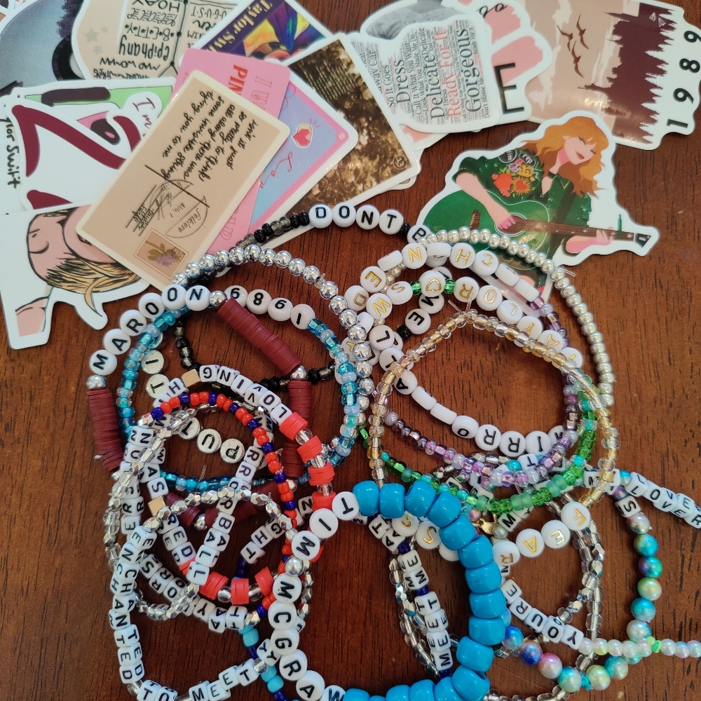 Taylor Swift Friendship Bracelets